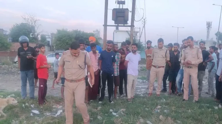 रुद्रपुर में ग्राउंड में मिला युवक का शव, मचा हड़कंप; नहीं हुई शिनाख्त, PM रिपोर्ट खोलेगी मौत का राज