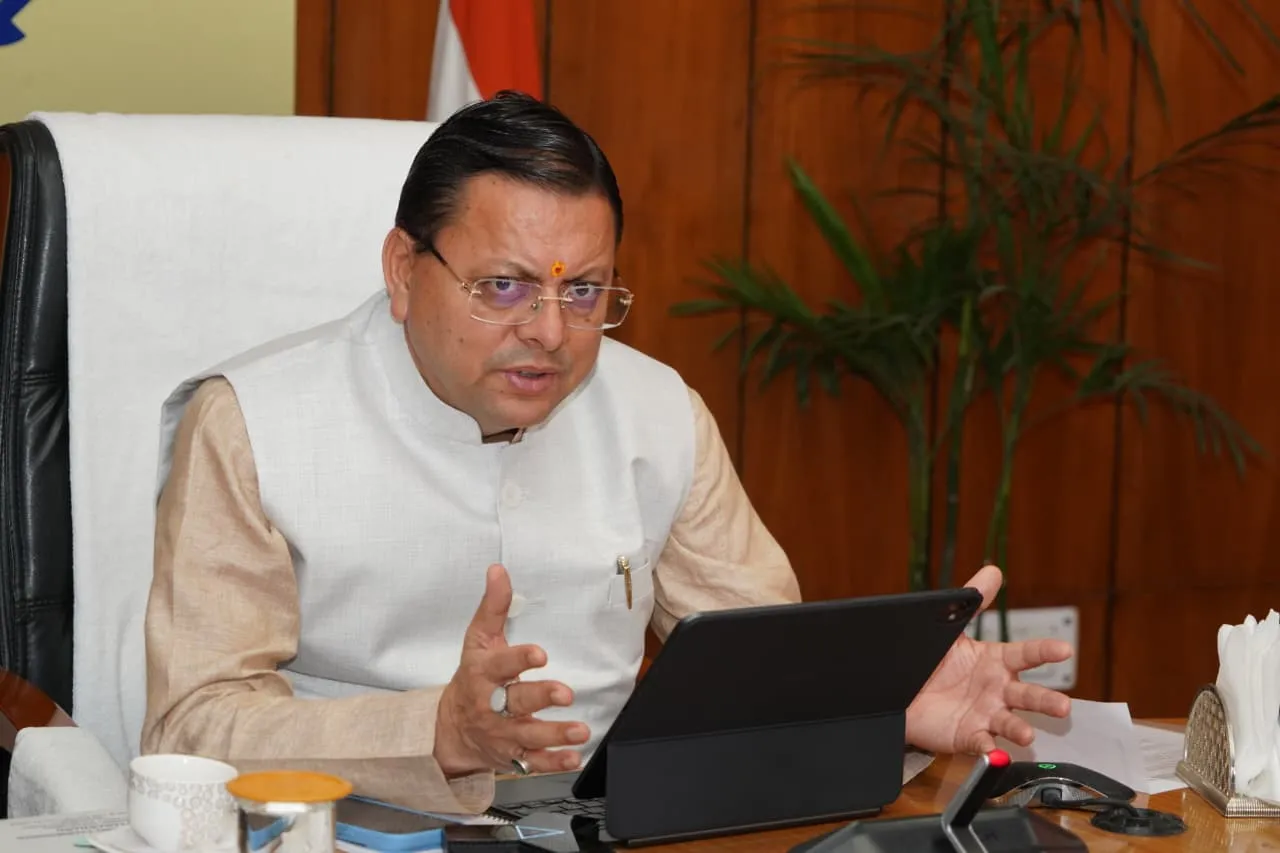 15 अक्टूबर तक उत्तराखंड की सड़कें होंगी गड्ढामुक्त, CM धामी ने जिलाधिकारियों को दिया सख्त अल्टीमेटम