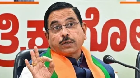 उत्तराखंड के पूर्ण साक्षर राज्य बनने पर केंद्रीय शिक्षा मंत्री ने मुख्यमंत्री धामी को दी बधाई